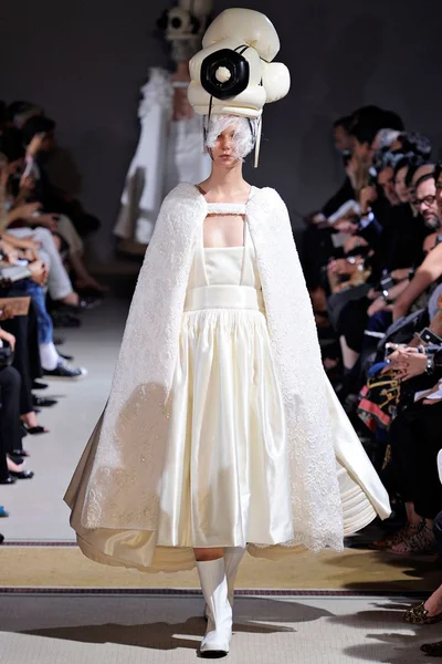 Look 13